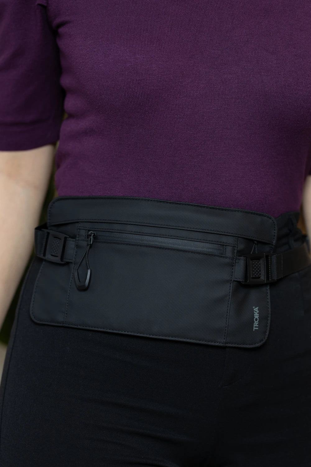 TROIKA BLACK BELT BAG