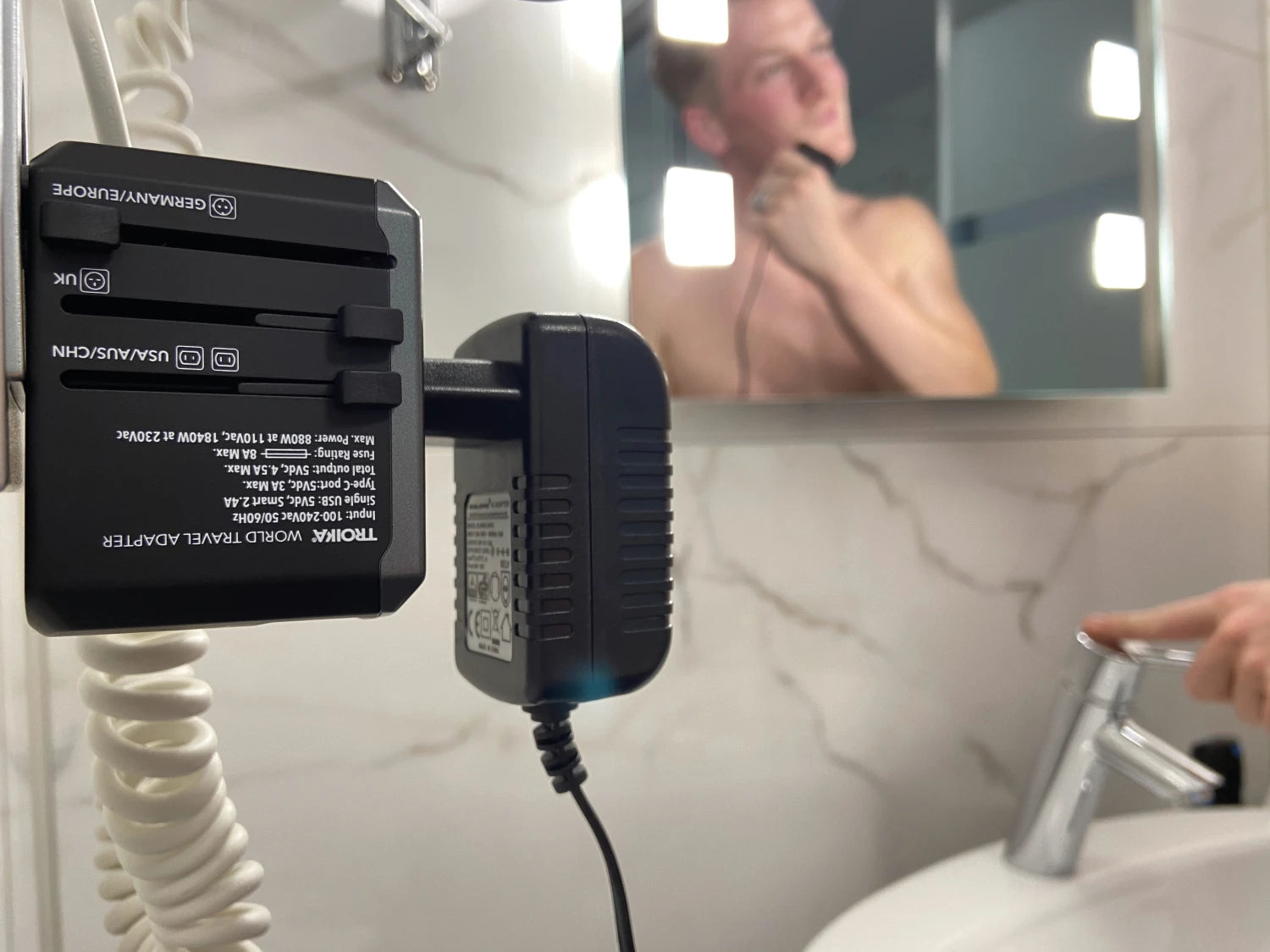 TROIKA WORLD TRAVEL ADAPTER